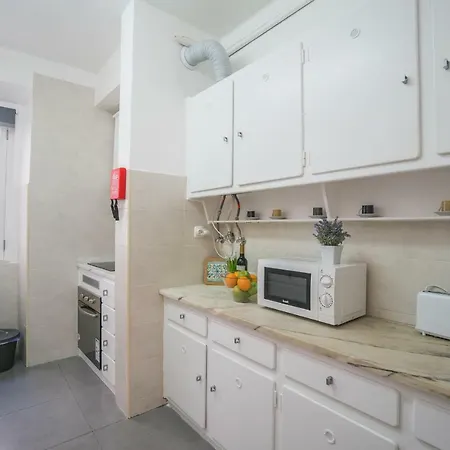 Mouraria 2 Bedroom Apartment Lisbon